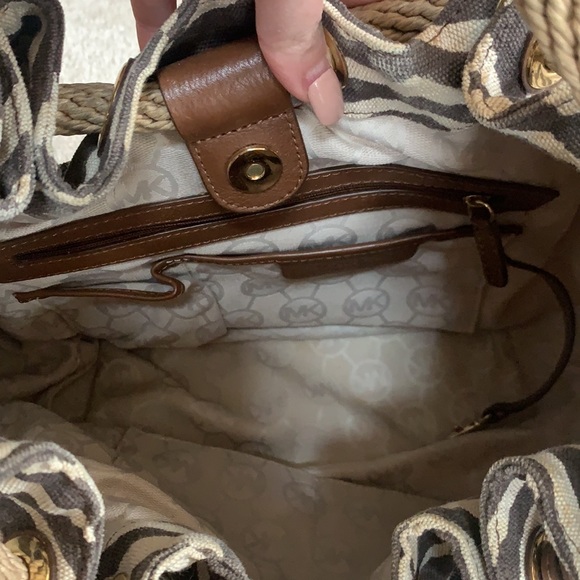 Michael Kors bag used hobo/tote - Picture 8 of 13